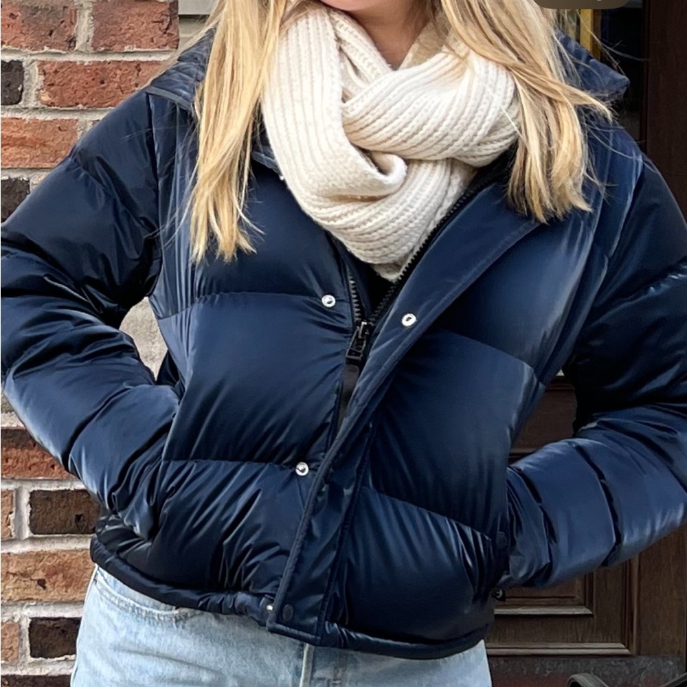 Aritzia Super Puff Shorty Liquid Shine